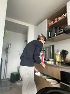 Ameellie online show from April 15, 2026, 3:30 pm