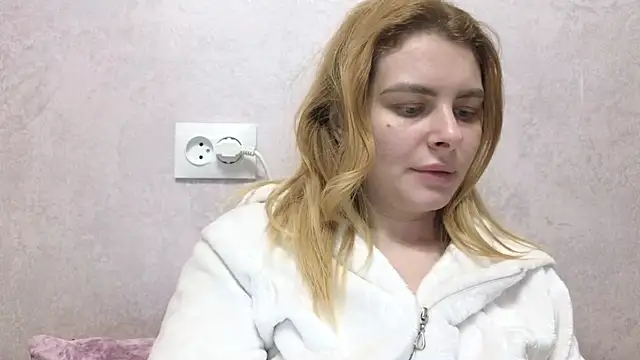 Snapshot of Day-off chatting on December 15, 2024, 9:13 am Day-off online show from December 15, 2024, 9:13 am