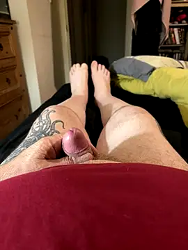  online show from October 28, 2025, 9:39 pm