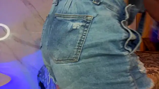 CandyQueenGold online show from April 7, 2026, 7:03 pm