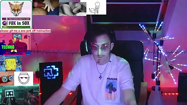 Snapshot of RevilO1180 chatting on January 15, 2026, 4:28 am RevilO1180 online show from January 15, 2026, 4:28 am