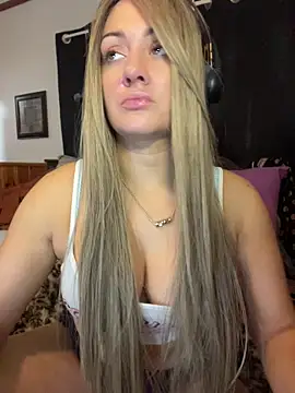 MimiLiciax online show from May 26, 2026, 6:37 pm