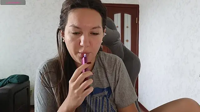 Nelly Fischer online show from December 21, 2024, 9:12 am