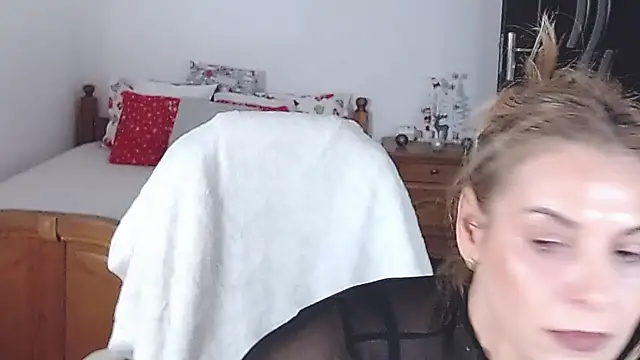 evamaria2024 online show from December 20, 2024, 7:12 am