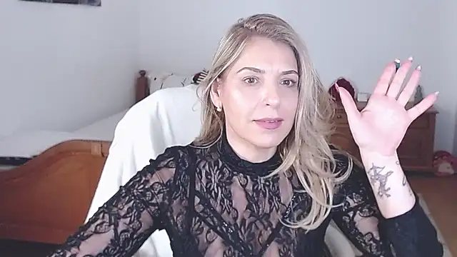 evamaria2024 online show from February 14, 2025, 11:10 am