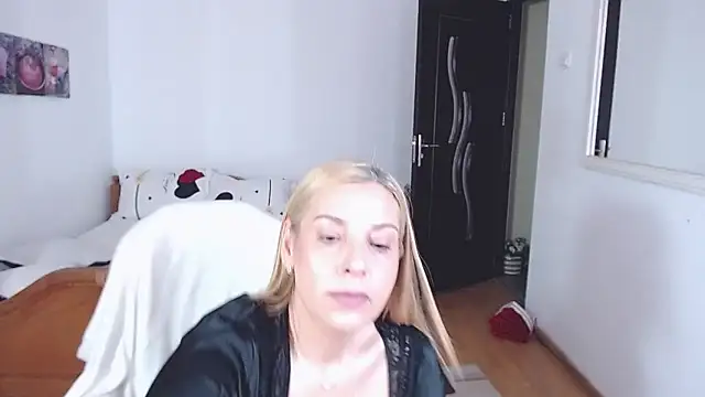 evamaria2024 online show from September 23, 2025, 7:33 am