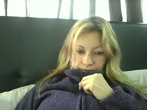 Snapshot of Paulita_x3 chatting on February 19, 2025, 2:23 pm Paulita x3 online show from February 19, 2025, 2:23 pm