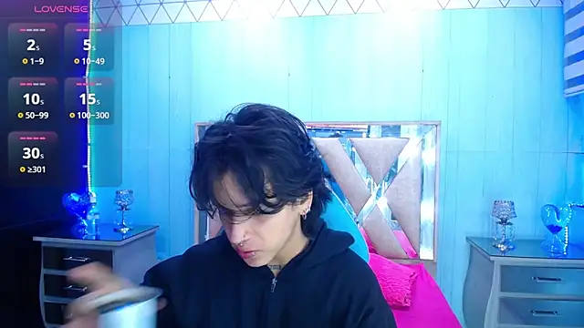 alex 477 online show from April 6, 2026, 11:44 am