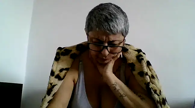 roseblak42 online show from March 3, 2025, 1:09 pm