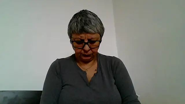 roseblak42 online show from February 5, 2026, 10:42 am