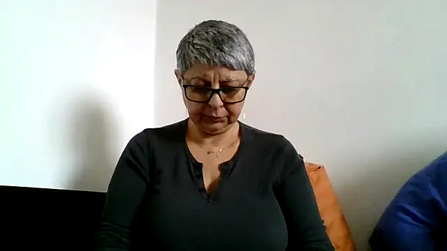 roseblak42 online show from March 2, 2026, 10:22 am