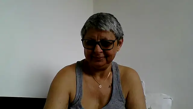roseblak42 online show from May 24, 2026, 9:14 am