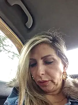  Abril-Office1 online show from March 11, 2025, 3:56 pm