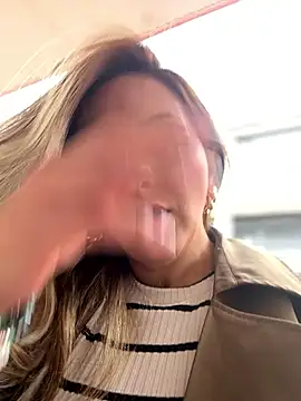  Abril-Office1 online show from September 12, 2025, 3:01 pm