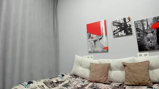 Tiny JuJu online show from March 25, 2026, 1:11 am