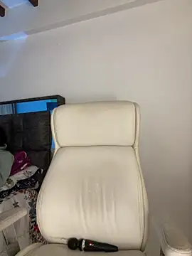 natashasweet online show from September 9, 2025, 3:28 am