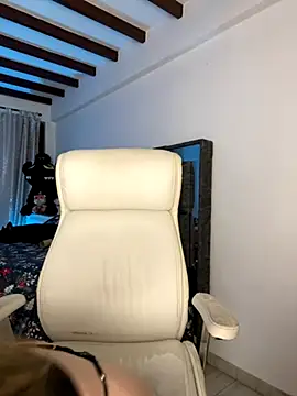 natashasweet online show from October 28, 2025, 3:54 am