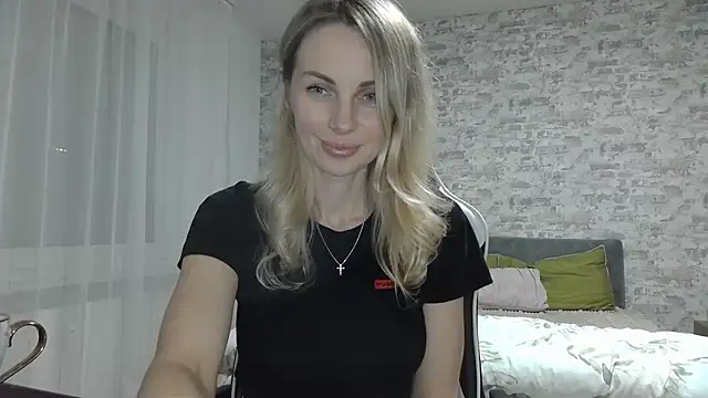 AlissonBia online show from April 3, 2026, 9:24 pm