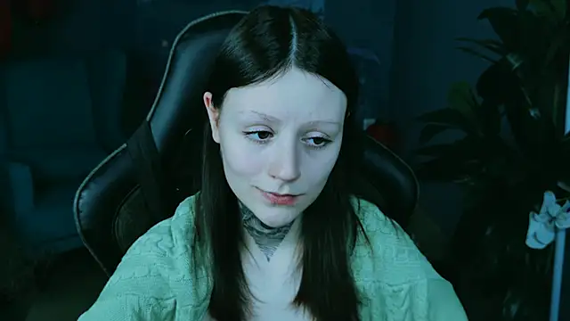 VeliraBraitberg online show from December 13, 2024, 11:13 am