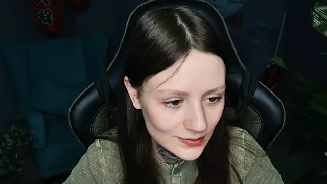 VeliraBraitberg online show from March 5, 2025, 11:17 am