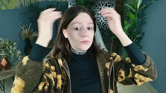 VeliraBraitberg online show from November 1, 2025, 3:36 pm