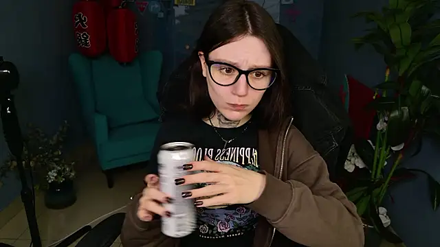 VeliraBraitberg online show from March 11, 2026, 1:17 pm