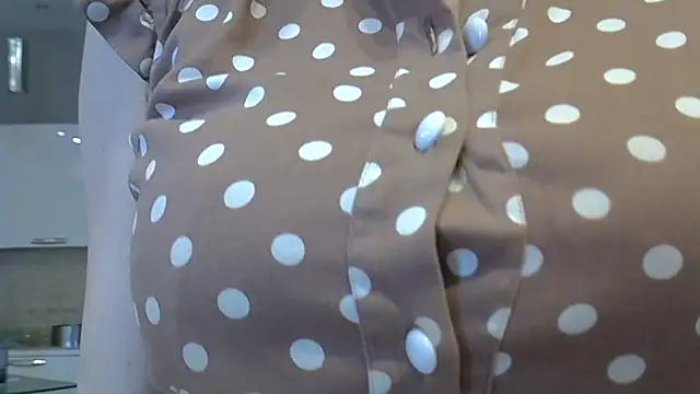 ZarinaSwift online show from March 6, 2026, 5:04 am