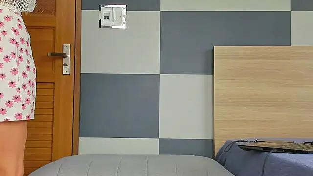 Kiera Thomas online show from December 4, 2025, 6:44 am