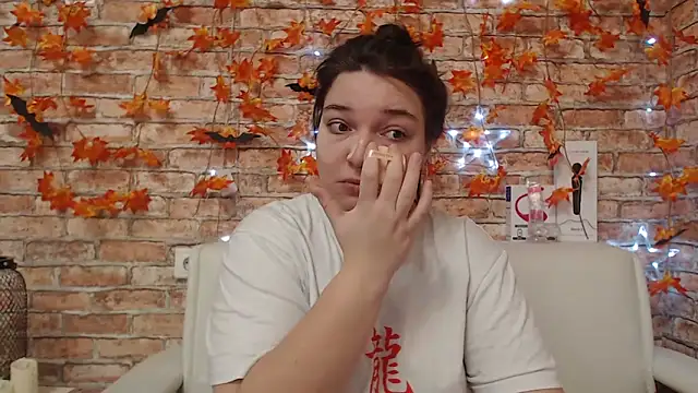 Amelia Kiss  online show from November 2, 2025, 12:35 am