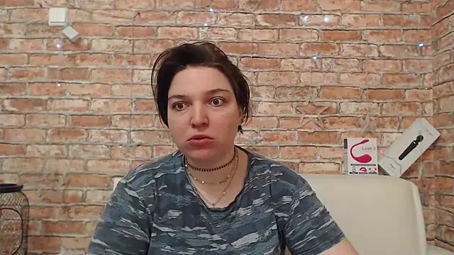 Amelia Kiss  online show from April 2, 2026, 1:14 am