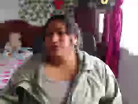 EmilyLove1014 online show from December 27, 2024, 7:35 pm