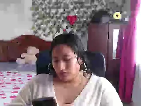 EmilyLove1014 online show from January 3, 2025, 5:31 pm