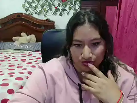 EmilyLove1014 online show from January 6, 2025, 3:20 am