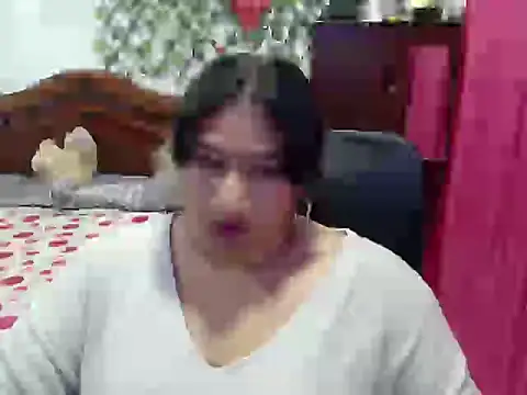 EmilyLove1014 online show from January 9, 2025, 12:03 am