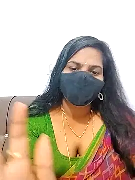 Snapshot of melina214 chatting on February 1, 2026, 5:06 am melina214 online show from February 1, 2026, 5:06 am