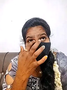 Snapshot of melina214 chatting on March 5, 2026, 4:19 am melina214 online show from March 5, 2026, 4:19 am