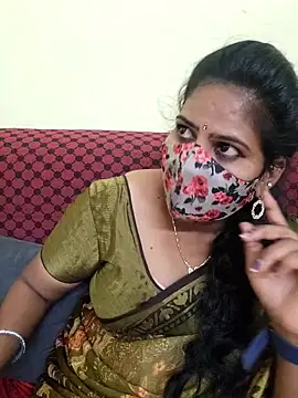 Snapshot of melina214 chatting on April 13, 2026, 5:18 pm melina214 online show from April 13, 2026, 5:18 pm