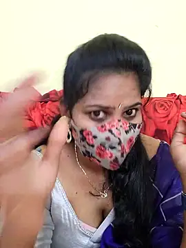 Snapshot of melina214 chatting on April 15, 2026, 5:58 am melina214 online show from April 15, 2026, 5:58 am