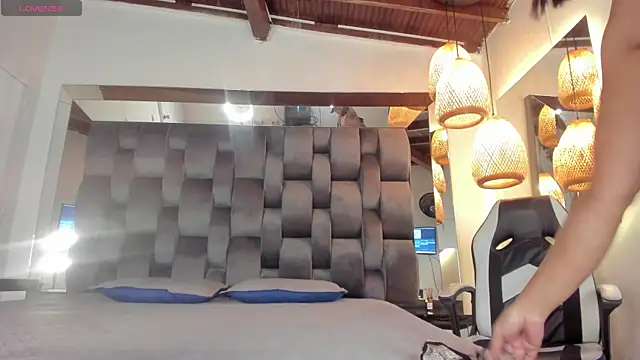 pamela-wells online show from January 23, 2025, 6:03 pm