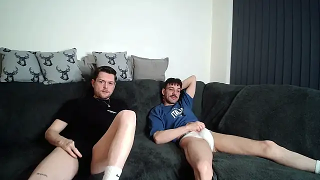 Snapshot of twotwinkhusbandss chatting on February 1, 2026, 5:55 pm twotwinkhusbandss online show from February 1, 2026, 5:55 pm