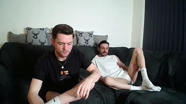 Snapshot of twotwinkhusbandss chatting on February 27, 2026, 9:04 pm twotwinkhusbandss online show from February 27, 2026, 9:04 pm