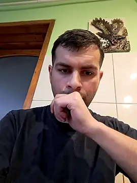 Snapshot of hornny1995 chatting on December 3, 2024, 1:32 pm hornny1995 online show from December 3, 2024, 1:32 pm