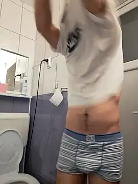 Snapshot of hornny1995 chatting on September 28, 2025, 4:12 pm hornny1995 online show from September 28, 2025, 4:12 pm