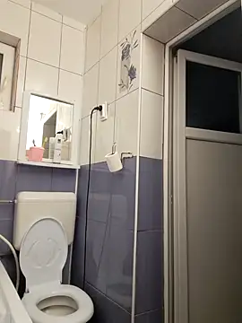 hornny1995 online show from December 1, 2025, 4:23 pm