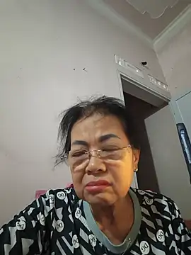 Snapshot of Hotestlove chatting on June 2, 2026, 1:46 pm Hotestlove online show from June 2, 2026, 1:46 pm