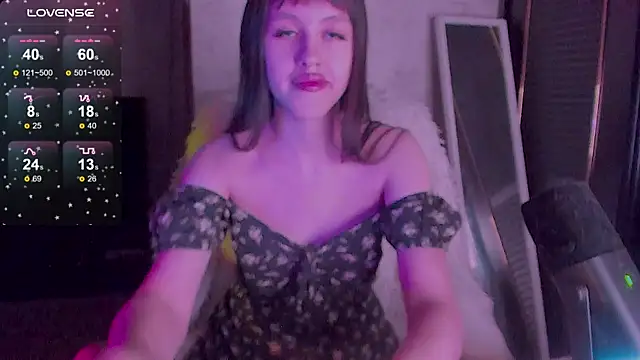 Snapshot of Sofagreen_ chatting on December 19, 2025, 11:01 pm Sofagreen online show from December 19, 2025, 11:01 pm