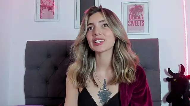 Snapshot of IsadoraGalle_ chatting on February 7, 2026, 5:00 am IsadoraGalle online show from February 7, 2026, 5:00 am