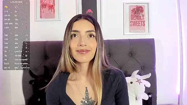 Snapshot of IsadoraGalle_ chatting on April 26, 2026, 7:55 pm IsadoraGalle online show from April 26, 2026, 7:55 pm