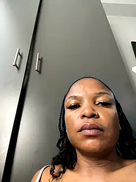 slimcateee online show from October 7, 2025, 6:54 am