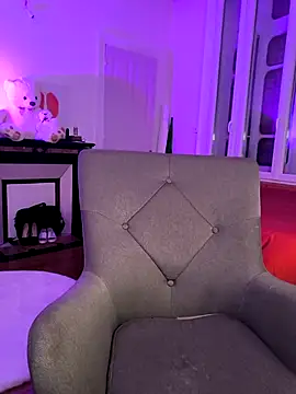 emma4xxx online show from March 16, 2025, 7:49 pm